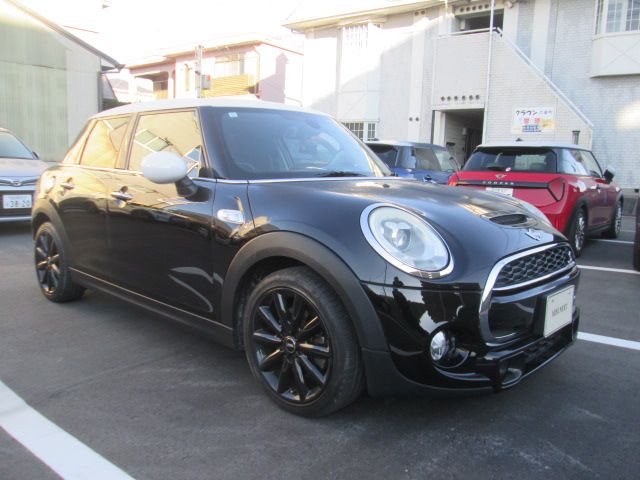 F55 COOPER S D(AT)