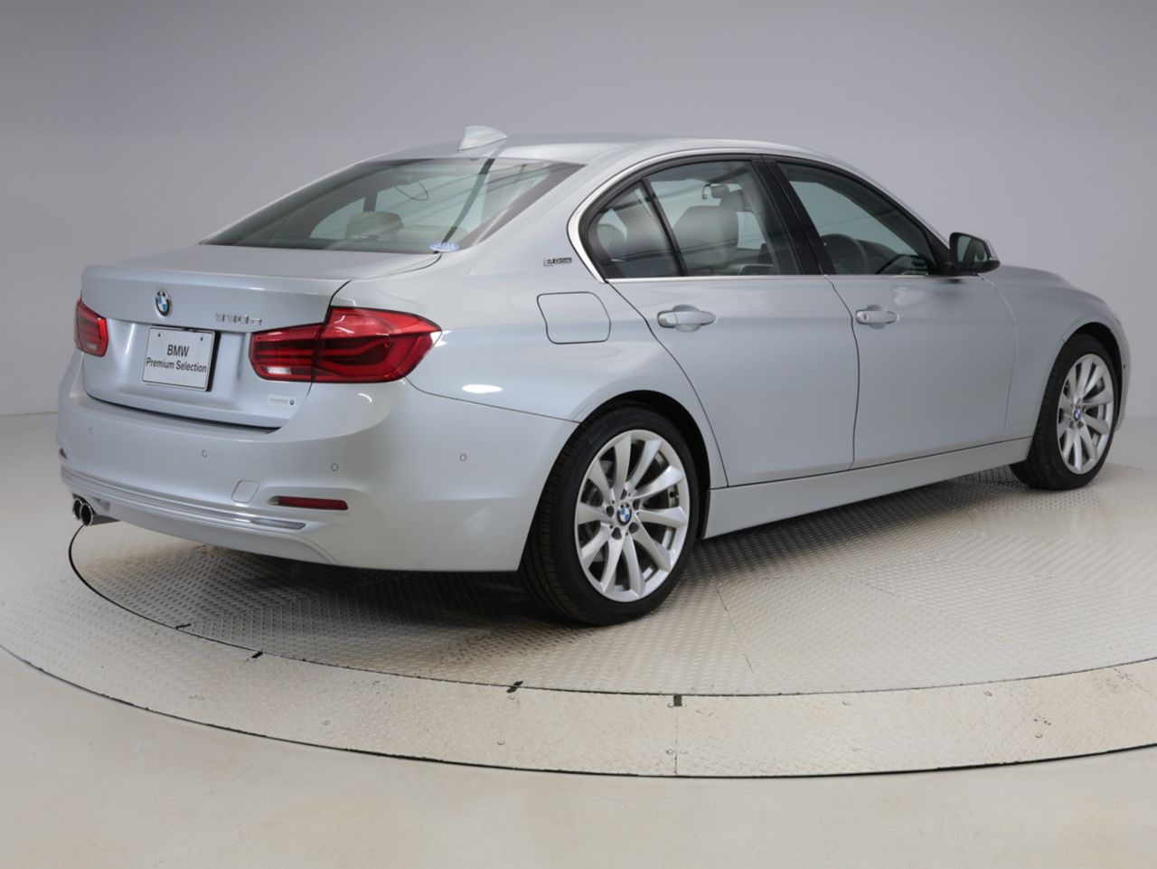 330E IPERFORMANCE SEDAN RHD