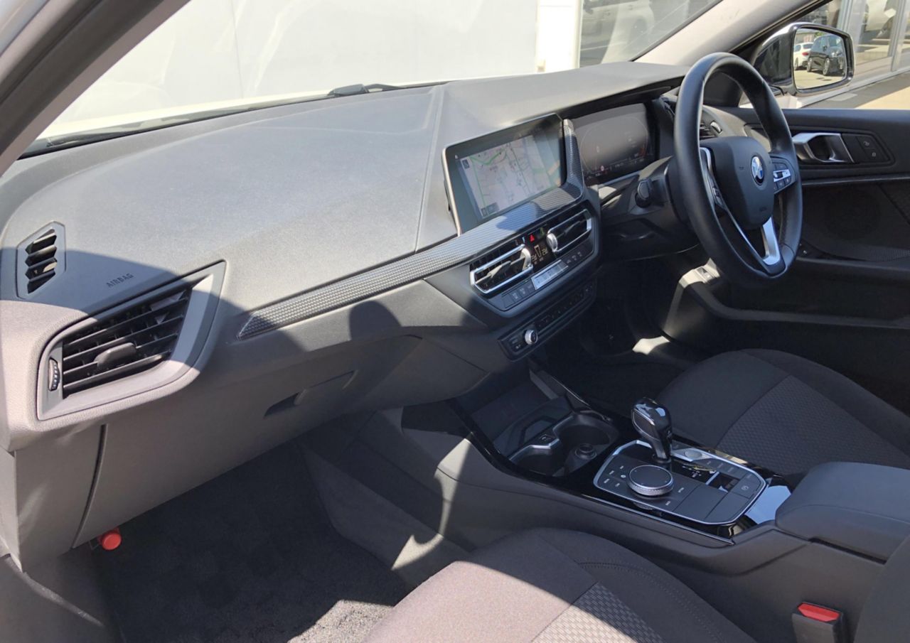 F40 118d Sports Hatch 5-door B47 2.0d