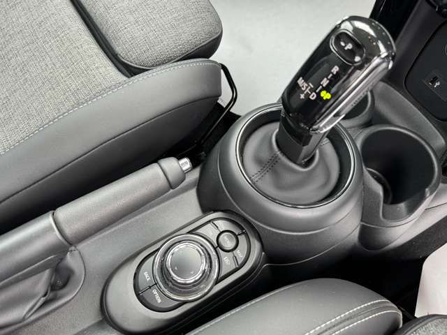 MINI Cooper F56 RHD