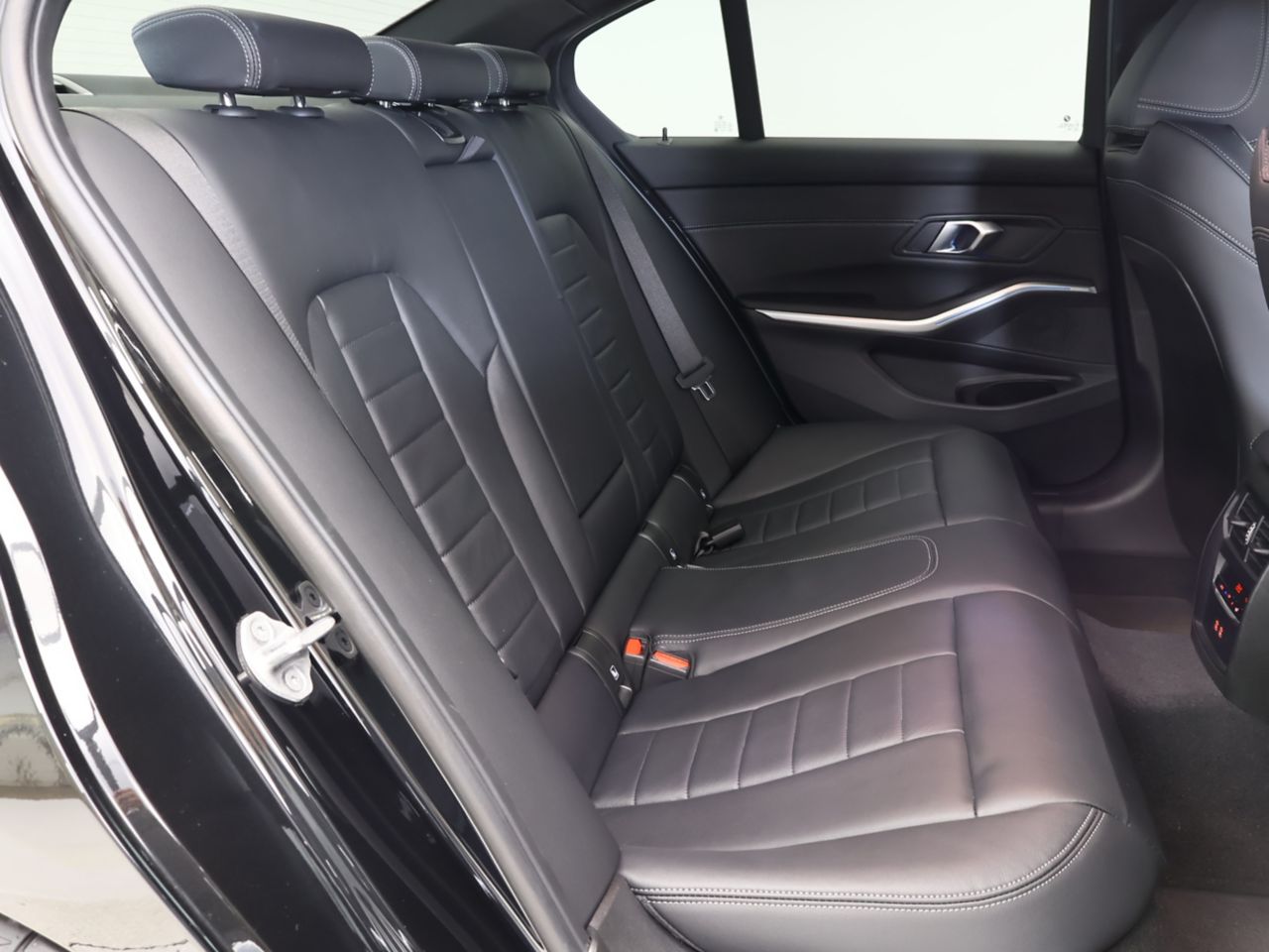 G20 320i Saloon LCI RHD MX