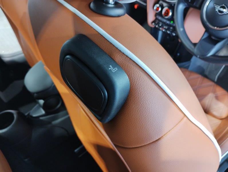 MINI Cooper F56 RHD