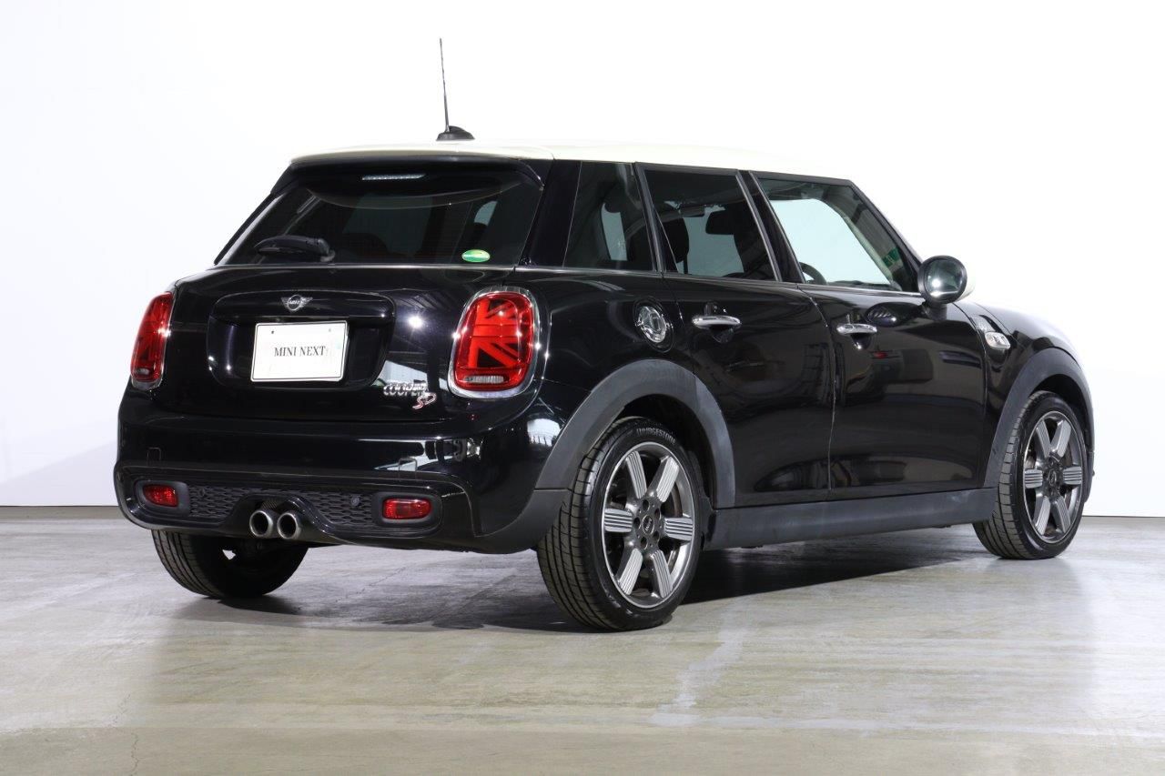 F55 COOPER S D(AT)
