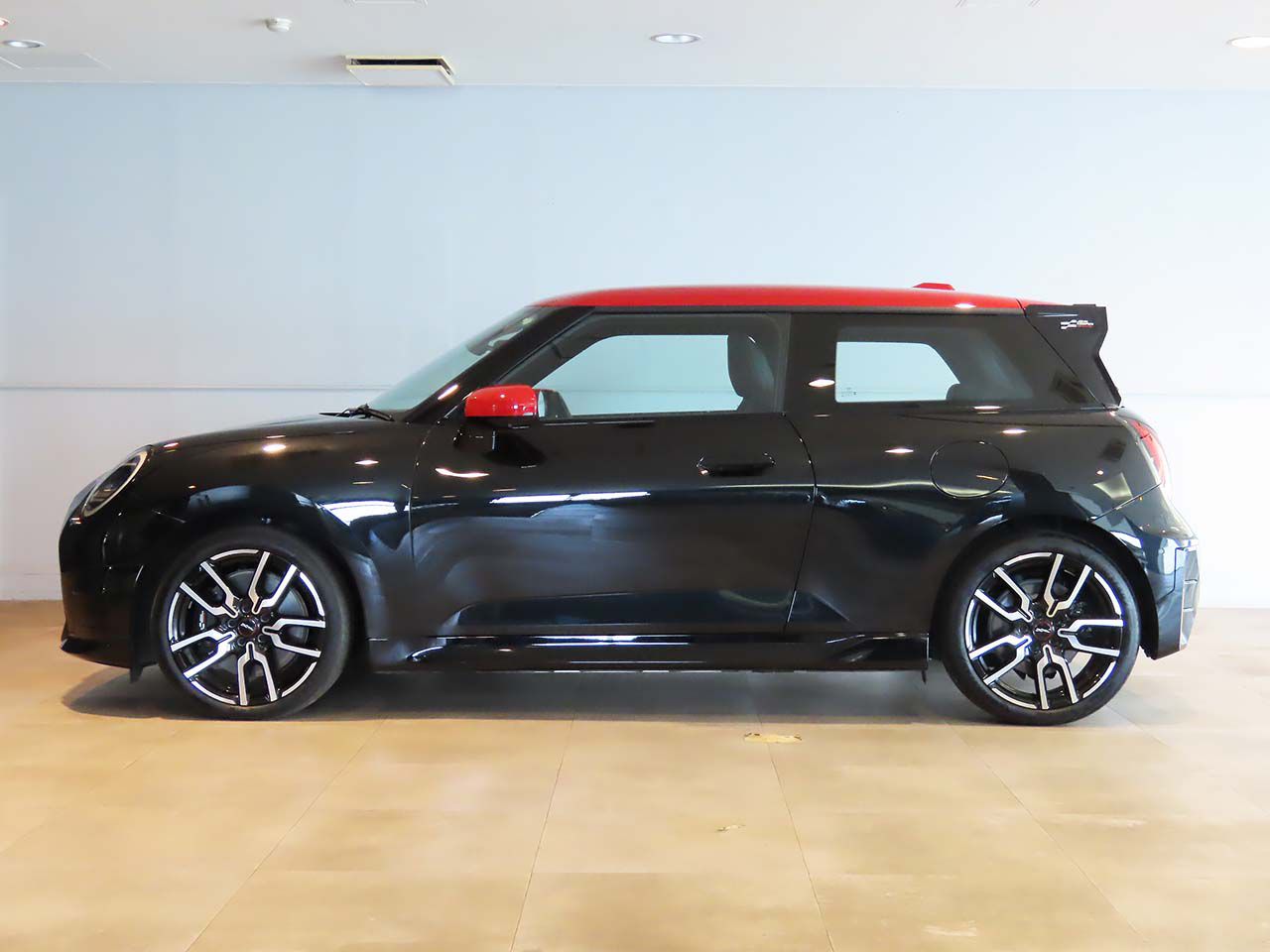 J01 MINI Cooper SE