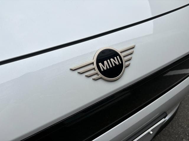 J01 MINI Cooper E