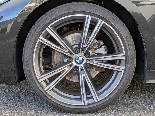 320d xDrive Berline RHD