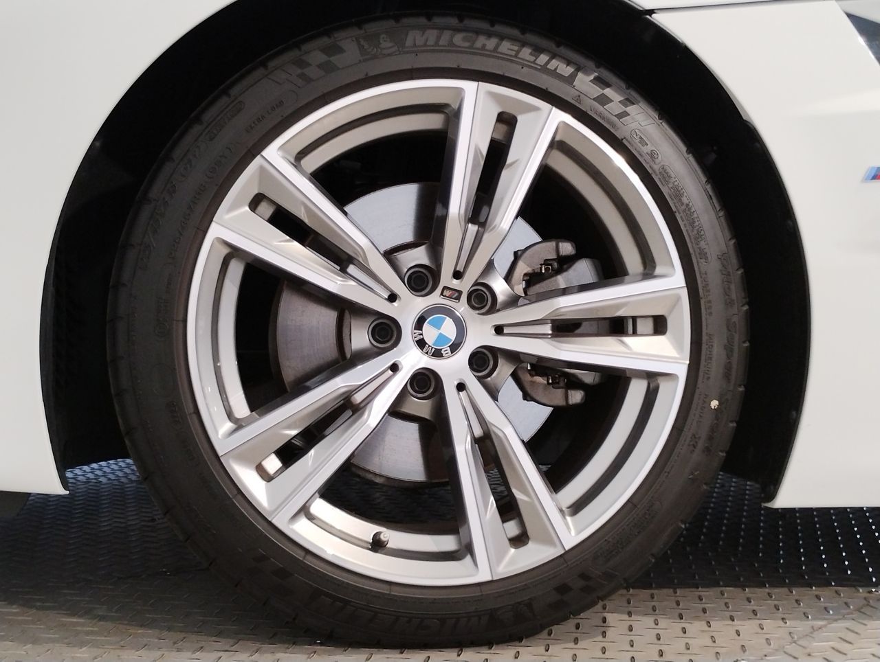 G29 z4 sDrive20i RHD