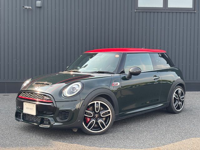 THE NEW MINI JOHN COOPER WORKS.