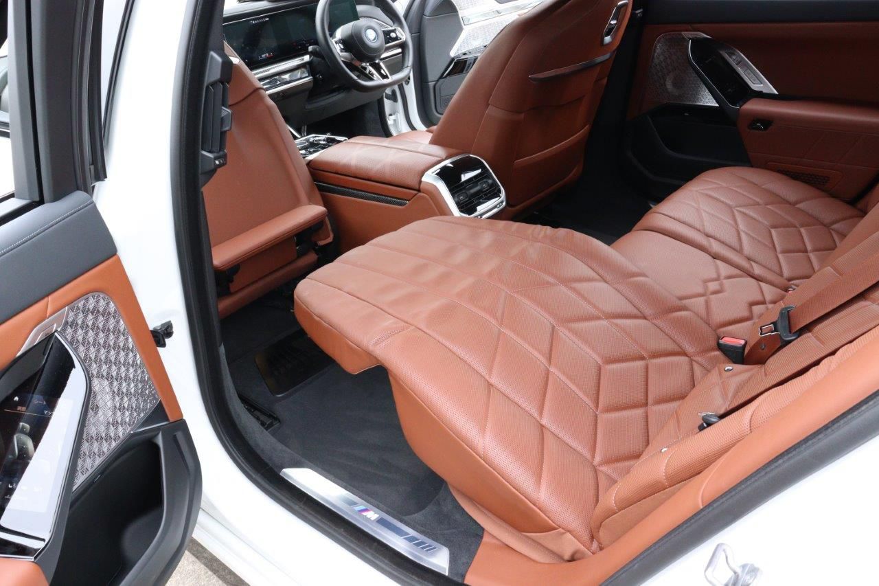 i7 xDrive60 Sedan RHD