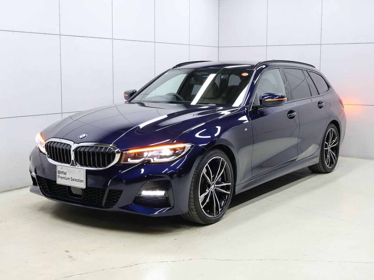 G21 330i Touring RHD