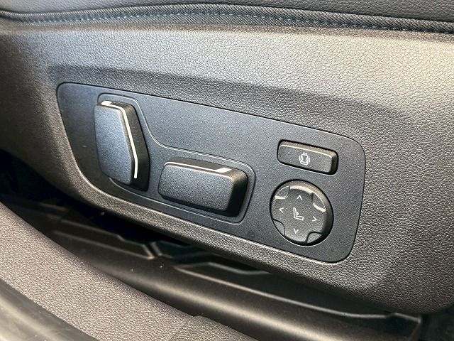 320d xDrive Berline RHD