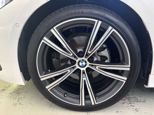 320d xDrive Berline RHD