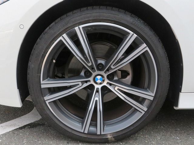 320d xDrive Berline RHD
