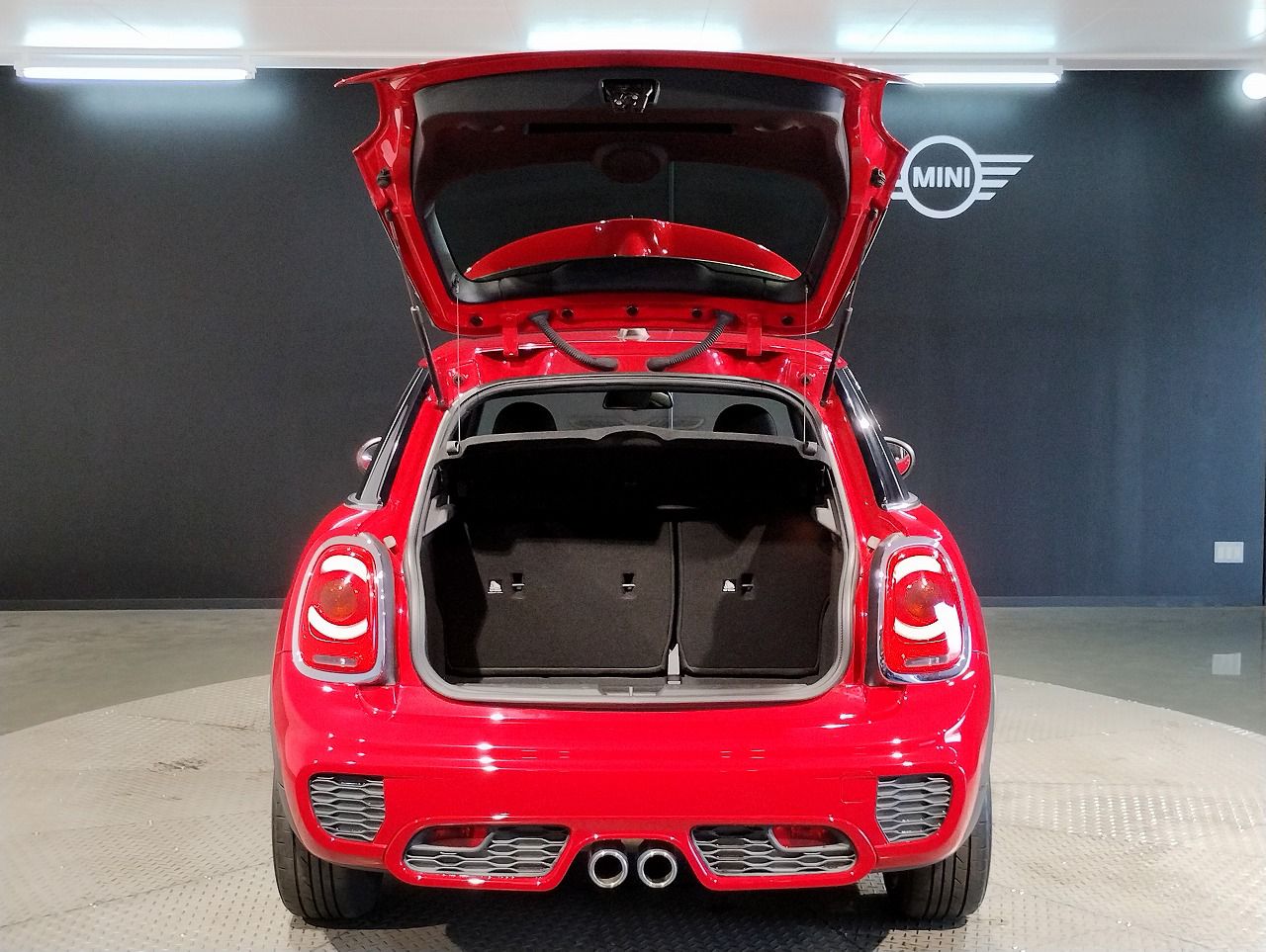 F55 COOPER S D(AT)