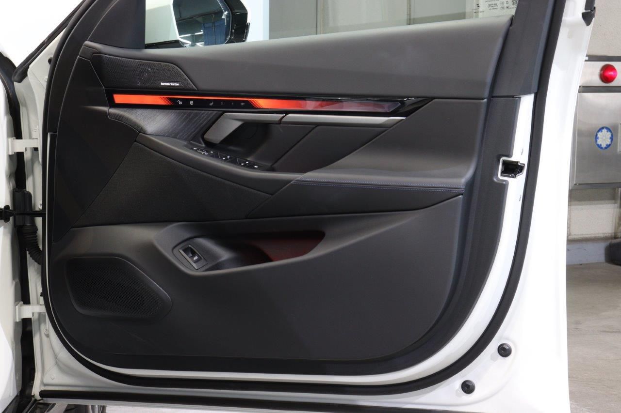 BMW i5 eDrive40 M Sport RHD
