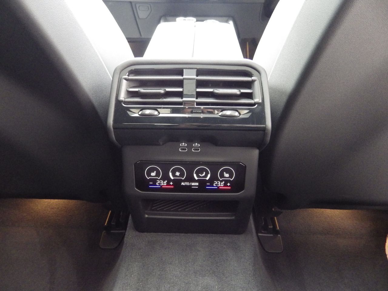 BMW i5 eDrive40 Sedan RHD
