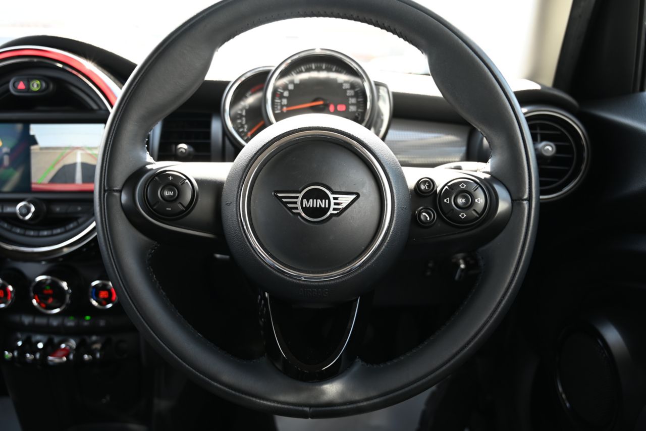 F55 MINI Cooper 5-Door Hatch LCI
