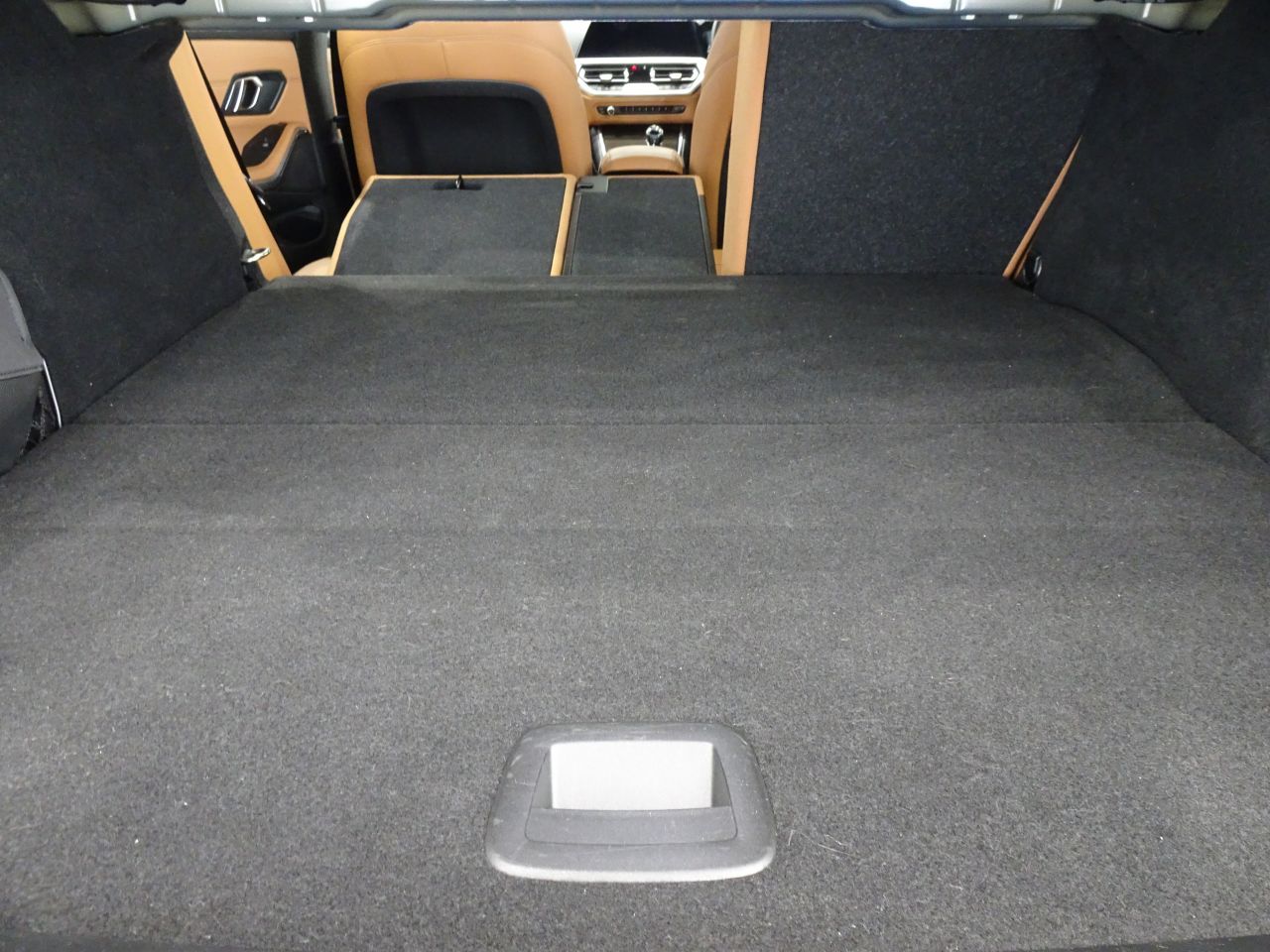G20 330e Saloon RHD