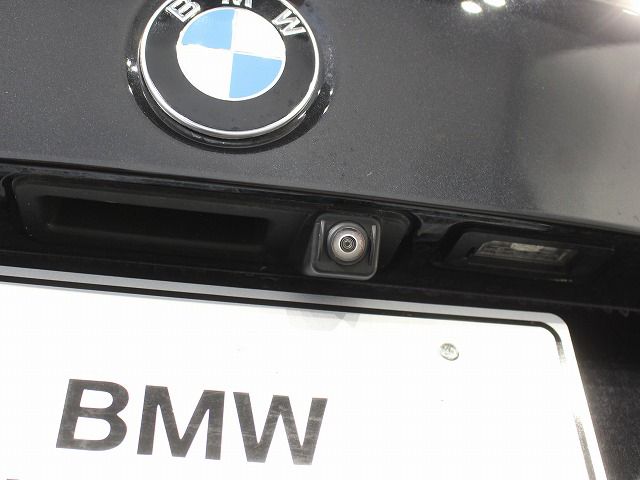 320i Sedan RHD