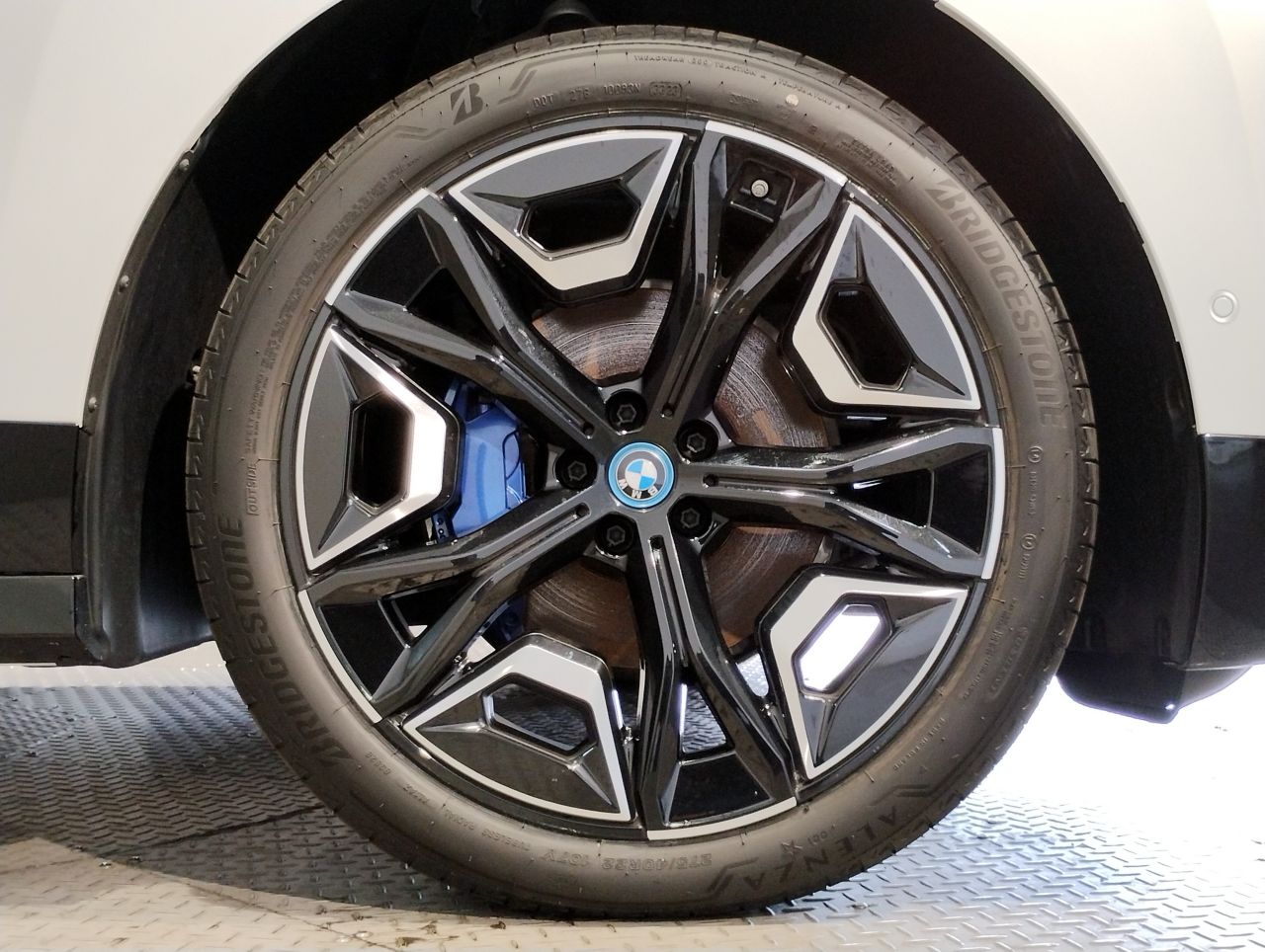 i20 iX xDrive40