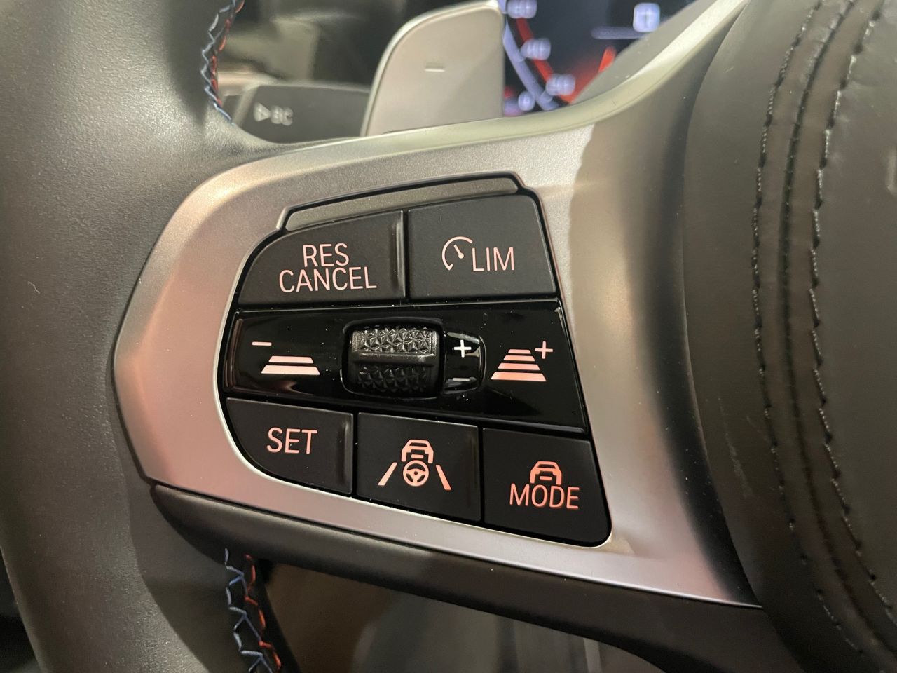 G02 X4 M40i RHD LCI