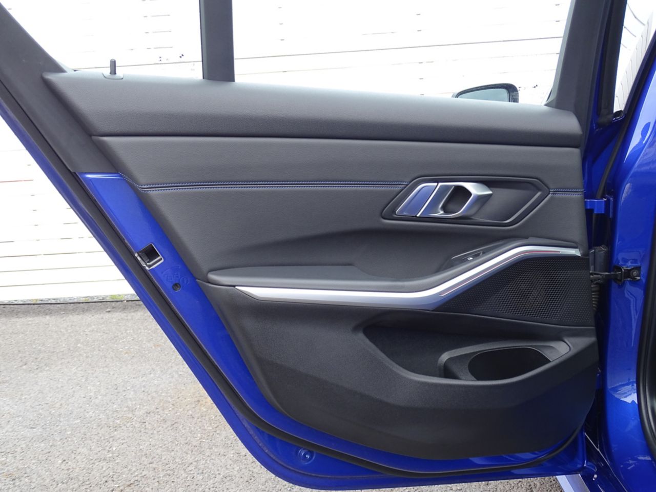 G20 320d xDrive RHD Saloon