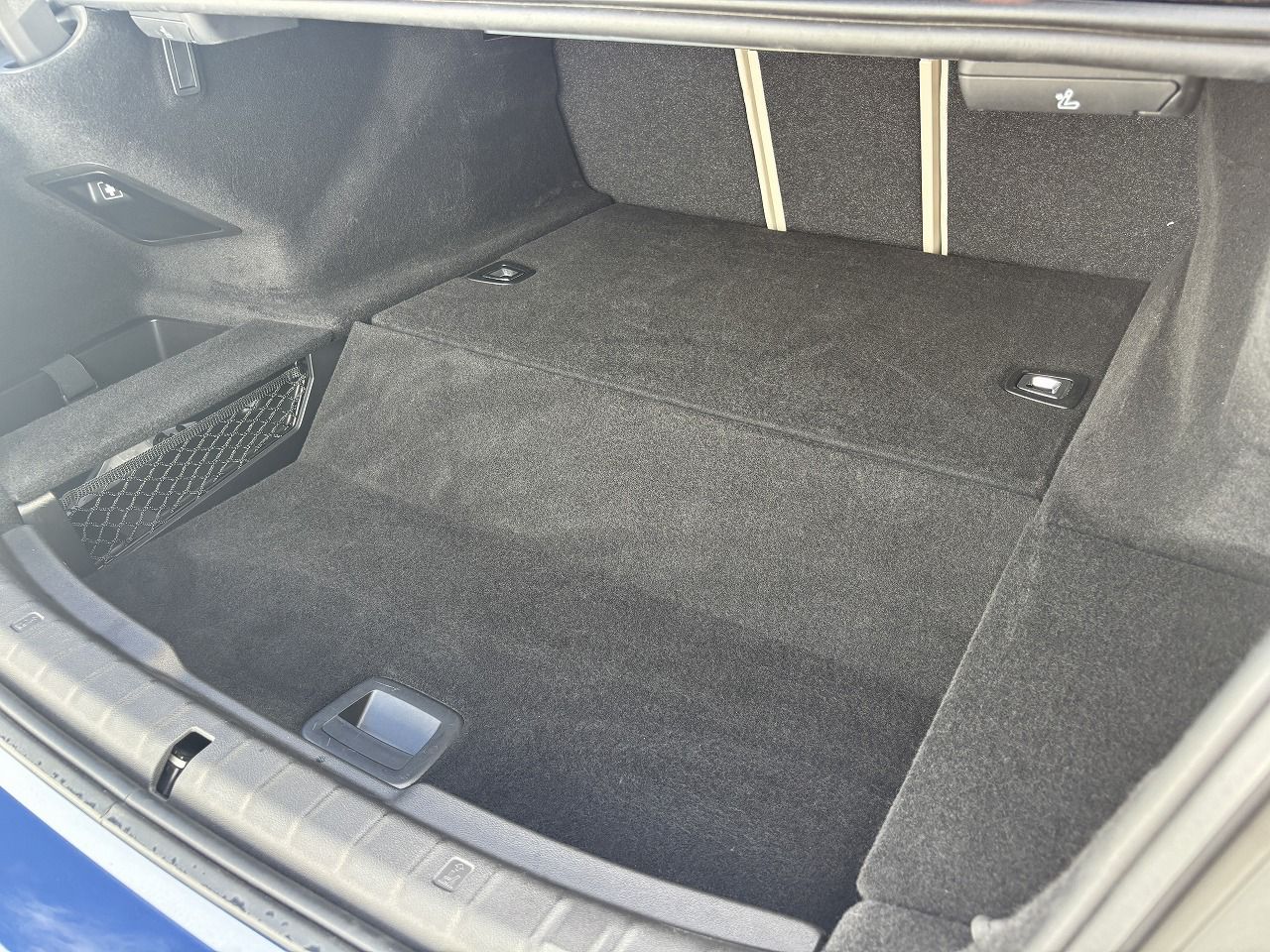 530e Sedan RHD