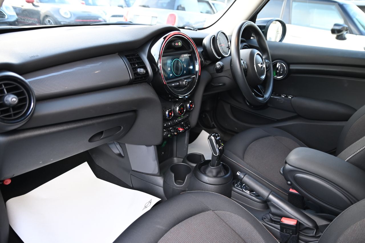 F55 MINI Cooper 5-Door Hatch LCI