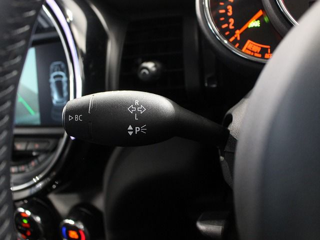 F55 COOPER D (AT)