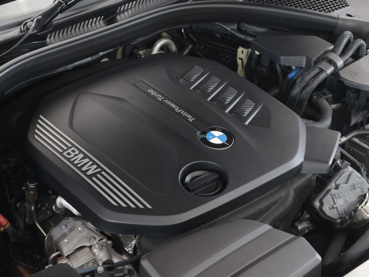 G20 320d xDrive RHD Saloon