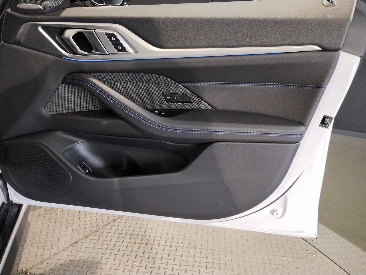 G26 i4 M50 RHD
