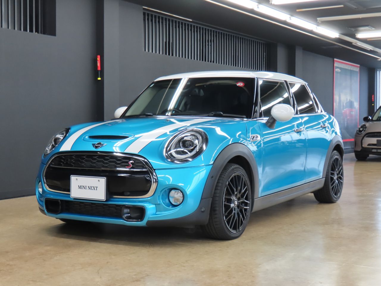 F55 COOPER S D(AT)