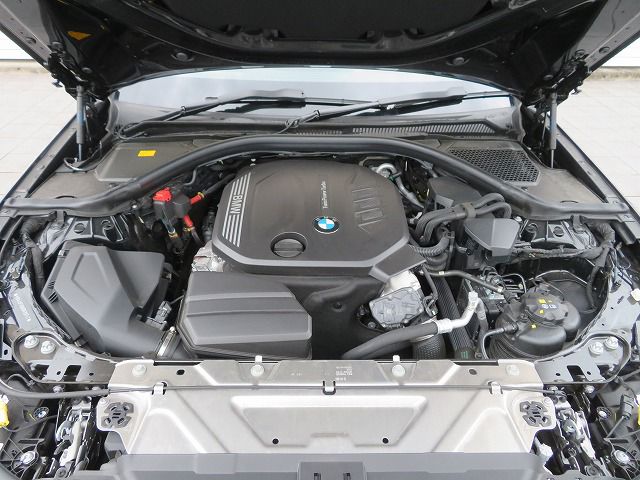 320d xDrive Berline RHD