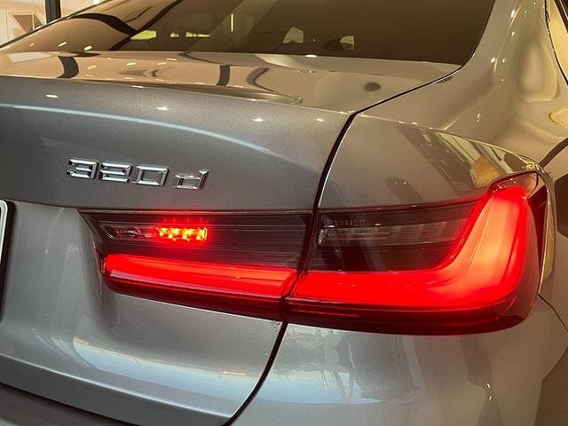 320d xDrive Berline RHD