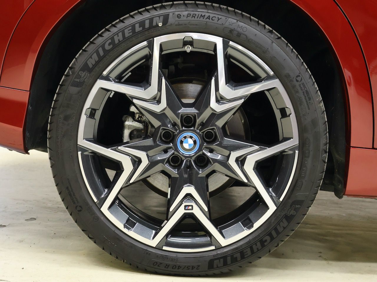 iX2 xDrive30 MSP