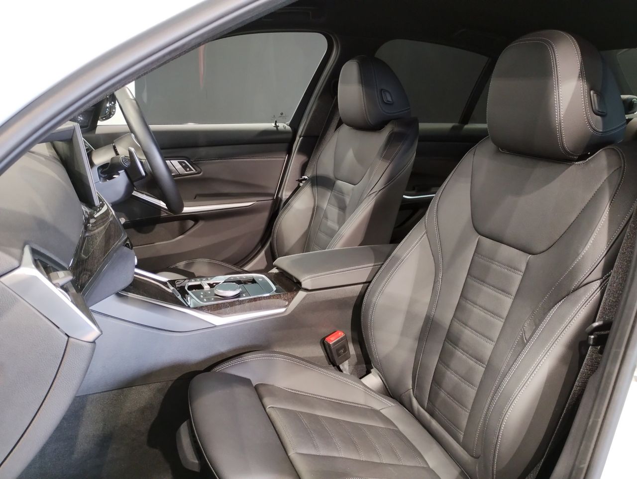 320d xDrive Berline RHD