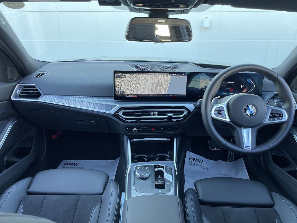 320d xDrive Berline RHD