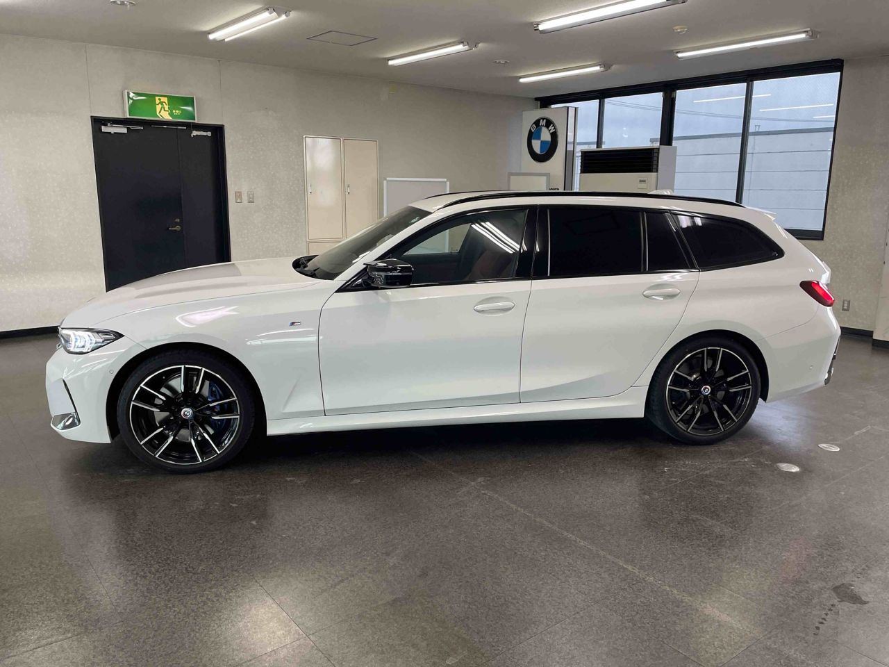 G21 M340i xDrive Touring LCI RHD