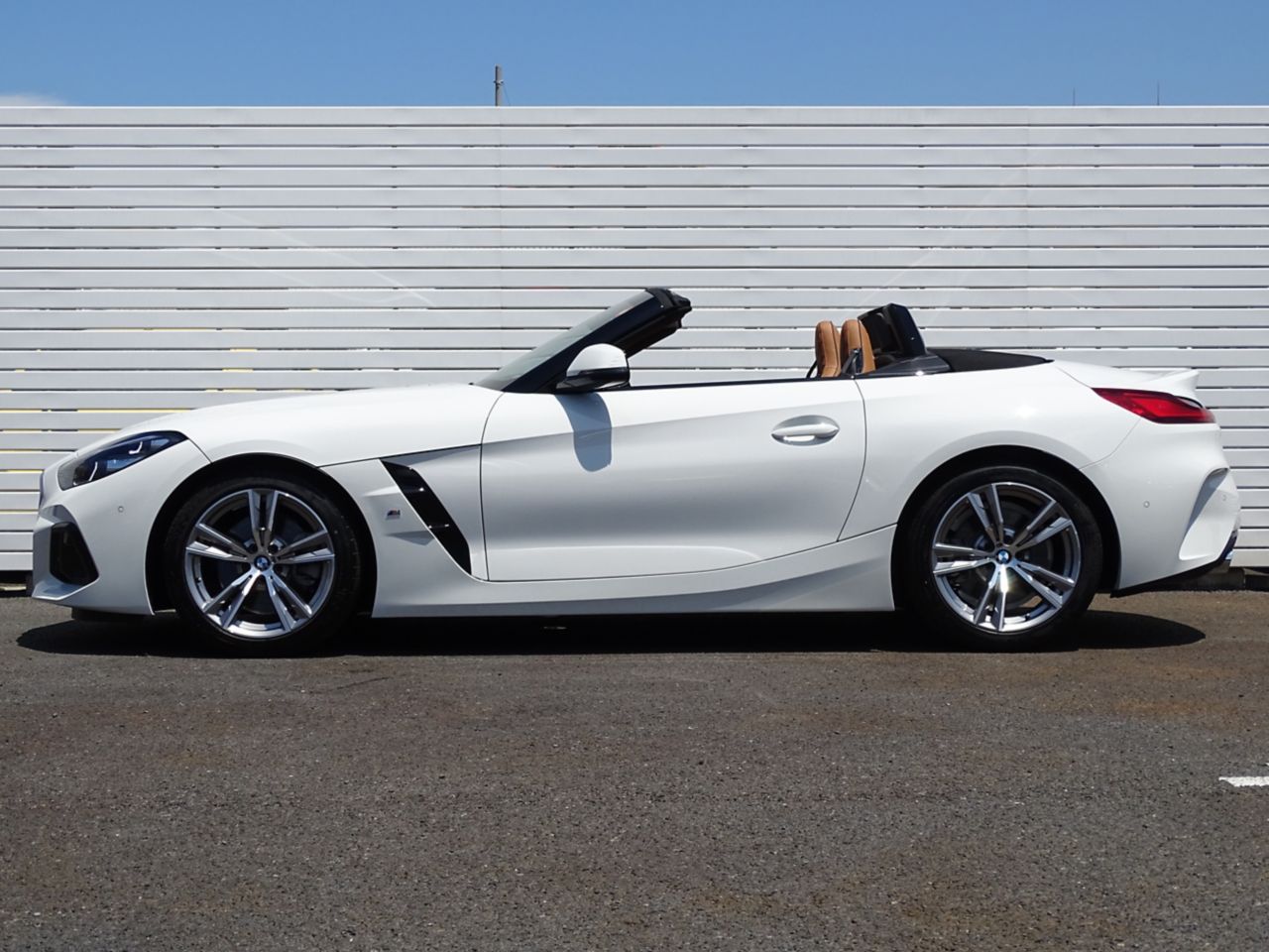 G29 z4 sDrive20i RHD