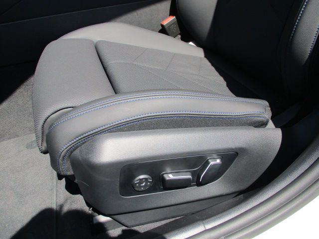 BMW i5 eDrive40 Sedan RHD