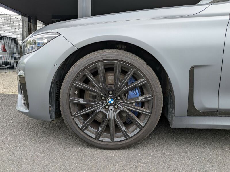 BMW 740