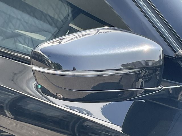 530e Sedan RHD