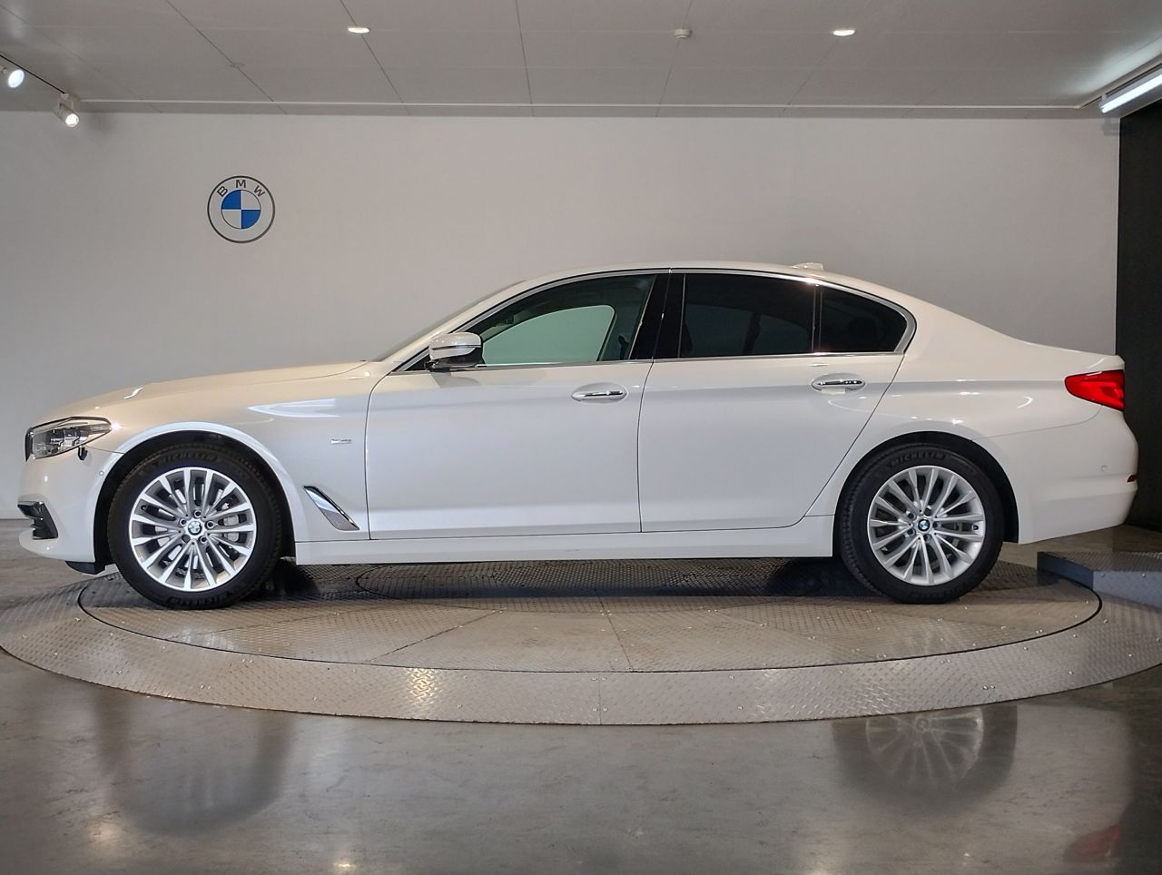 530I