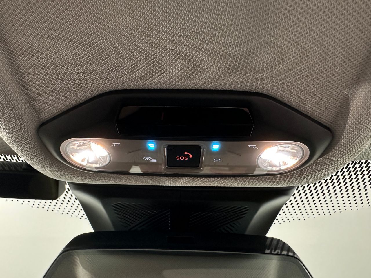 J01 MINI Cooper E