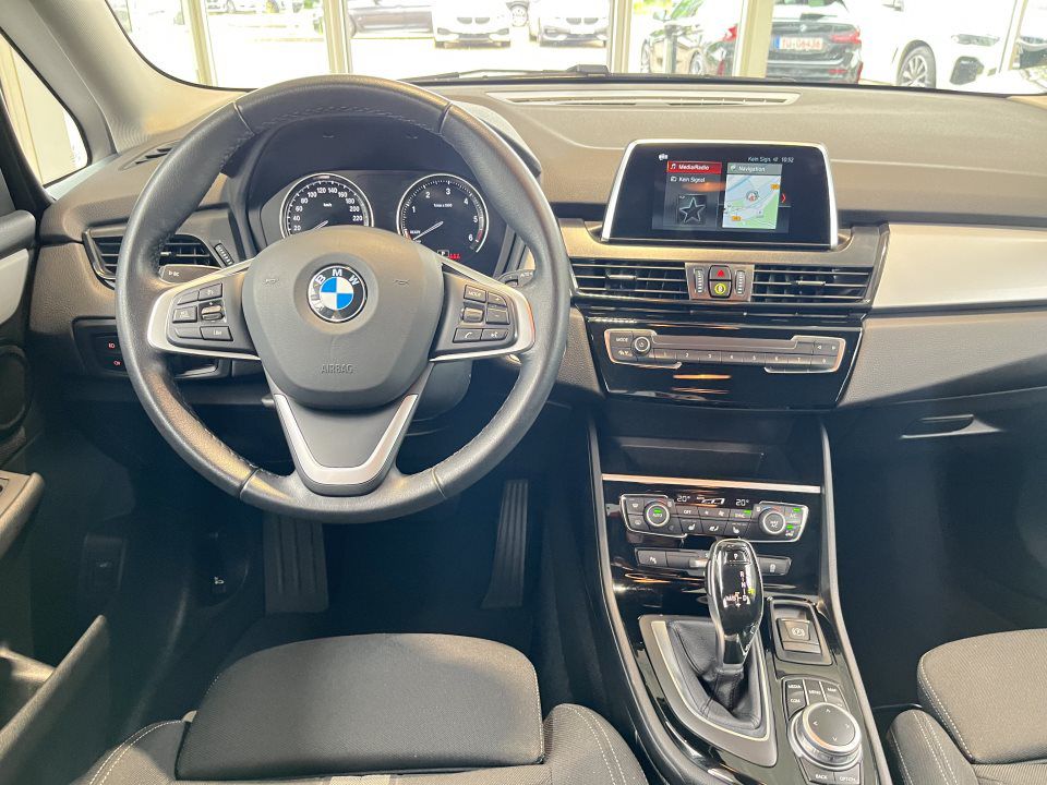 BMW 218