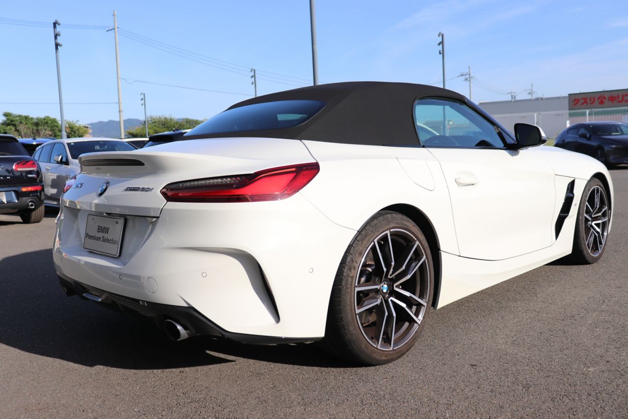 G29 z4 sDrive20i RHD