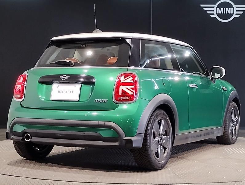 MINI Cooper F56 RHD