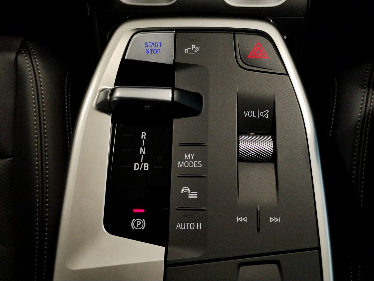 U11 iX1 xDrive30