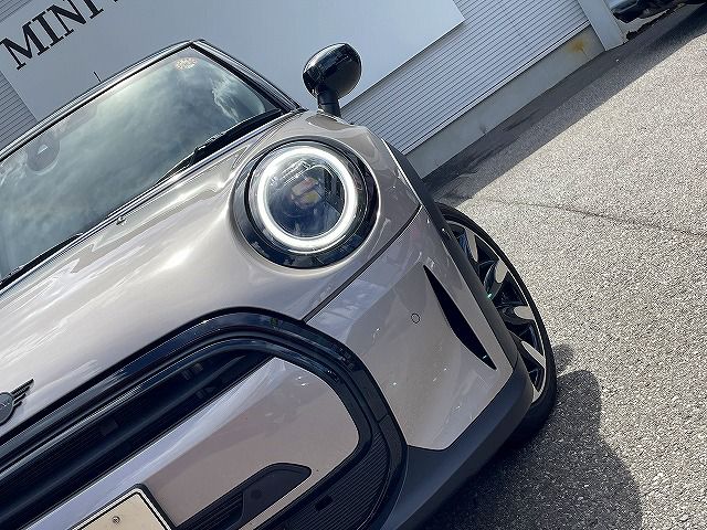 MINI Cooper F56 RHD