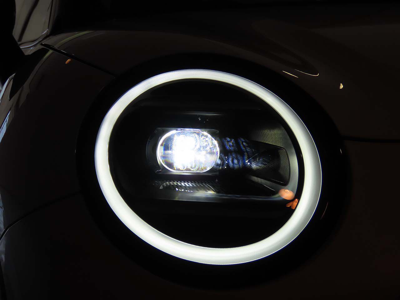 J01 MINI Cooper SE